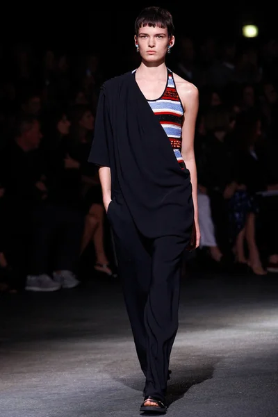 Look 44